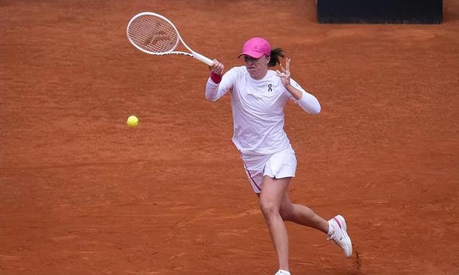 是由香港足 是由香港足